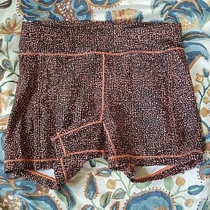 Lululemon Reach The Beach Shorts size 4